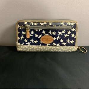 Fossil Blue and Beige Bird Pattern Wallet